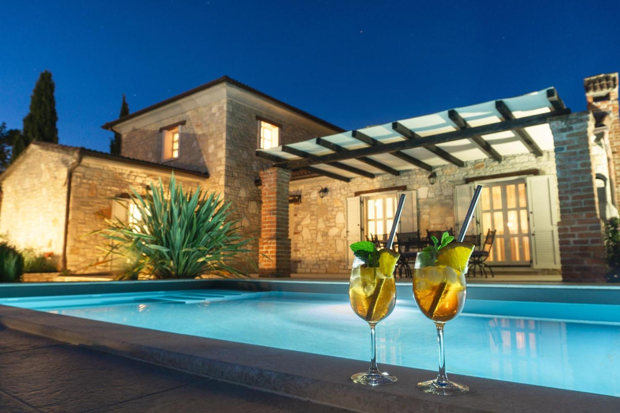 Villa Melissa - Istrisches Steinhaus Mit Pool In Guter Lage Sveti Lovrec Pazenaticki Exterior foto